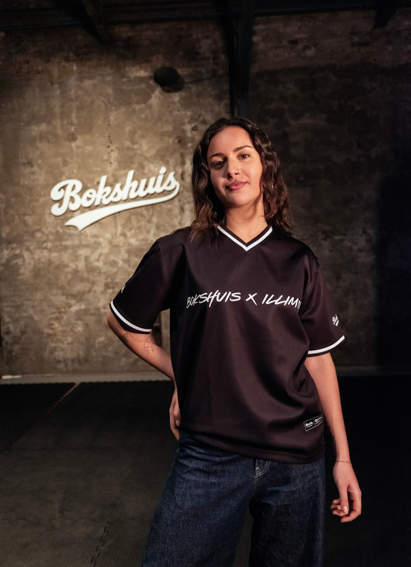 BLACK/WHITE/RED — BOKSHUIS X ILLIMITÉ® 23 SERIES