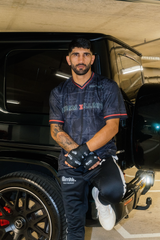 SİYAH VE GRİ ILLIMITÉ® BAHRAM X ILLIMITÉ SINIRLI SAYIDA 17 serisi (Resmî Altın Kurt Dünya Unvanı) 1/50